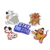 Personaliza casacos e mochilas com este conjunto de 5 pins de cães Disney. Um acessório para fãs e colecionadores do universo Disney. Encontra-o já na loja!