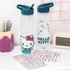 Personaliza a Garrafa Hello Kitty de 650 ml com os autocolantes incluídos. Em plástico e com palhinha