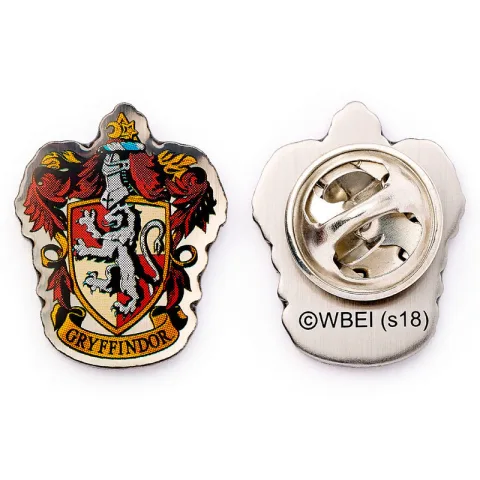 Pin brasão Gryffindor Harry Potter da The Carat Shop. Mostra que pertences à casa do leão no casaco