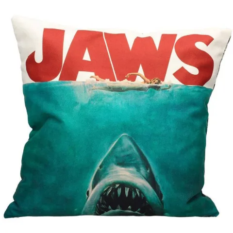 Traz o clássico de Spielberg para o sofá com a Almofada Tubarão Jaws de 45 x 45 cm