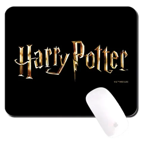 Dá um toque de magia à secretária com o Tapete de Rato Harry Potter de 22 x 18 cm. Base antiderrapante de borracha esponjosa e fácil de enrolar. Compra já!