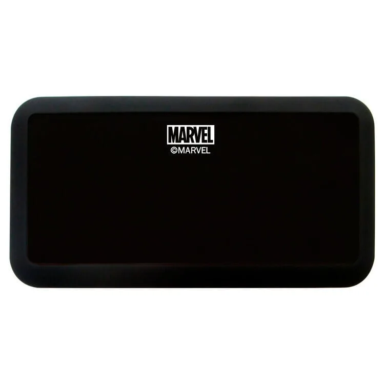 bateria ou USB e cabo micro-USB incluído. Compacta e divertida para fãs do herói. Descobre já!