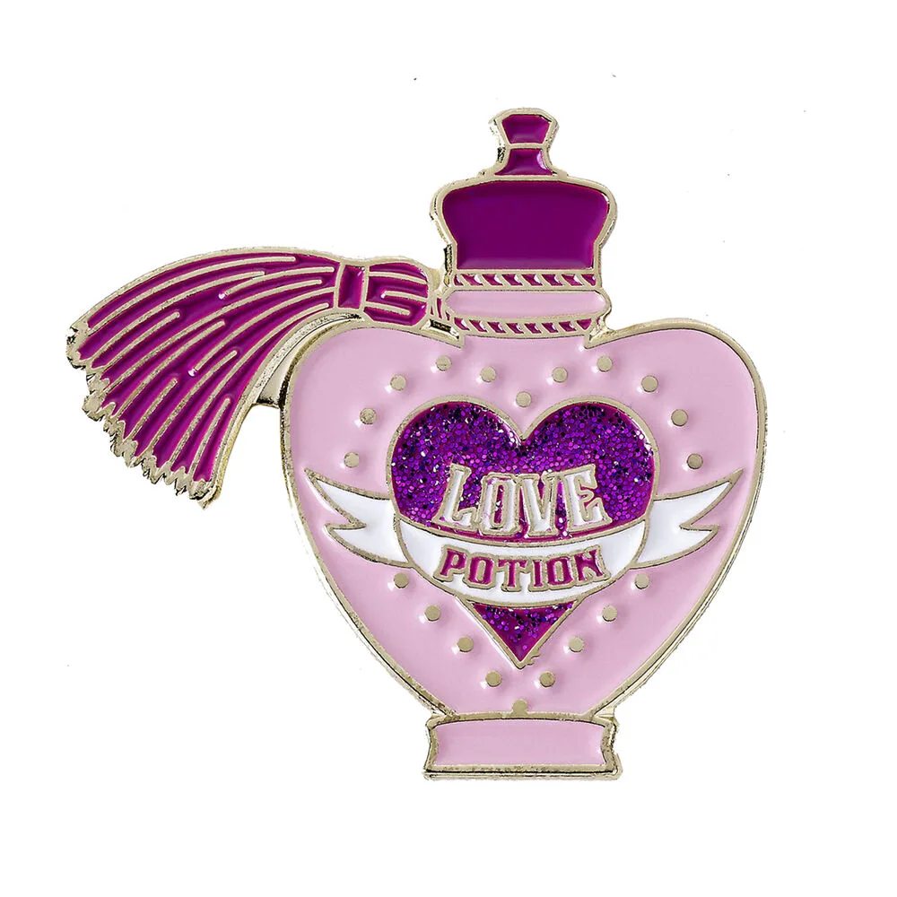 da The Carat Shop. Um acessório romântico e divertido para o casaco ou a mochila. Descobre a coleção!