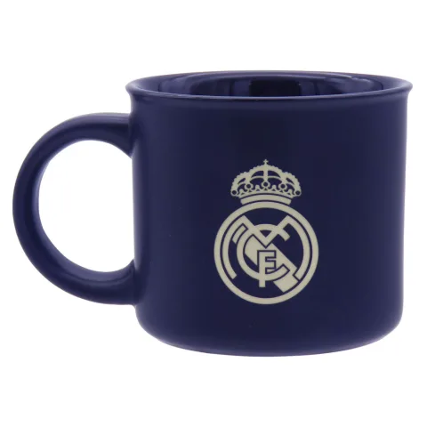 Caneca Jumbo Real Madrid de 430 ml com escudo vintage sobre fundo preto