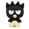 Peluche Badtz-Maru de 25 cm da coleção Hello Kitty and Friends. O pinguim rebelde da Sanrio
