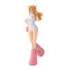 Nami em estilo Egghead numa figura Glitter & Glamours de One Piece