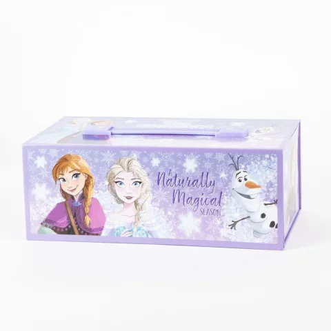 Estimula a criatividade com a Maleta para Colorir Frozen Disney da Cerdá. Formato prático para desenhar e pintar em casa ou em viagem. Descobre já!