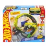 Enfrenta a serpente gigante na Pista Hot Wheels City Ataque Espiral. Bombas de combustível