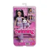 Combina estilos com a Boneca Twinning Looks Barbie Asiática da Mattel e o seu cachorrinho