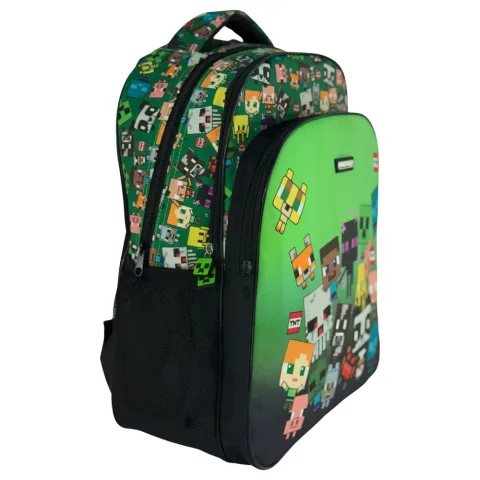 Mochila Minecraft Characters de 42 cm com as personagens do videojogo. Um acessório escolar para os fãs de Minecraft levarem o material às aulas. Explora!