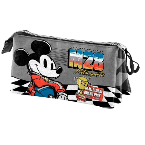 Arruma o material escolar no Estojo Triplo Champion Mickey Mouse Disney da Karactermania. Com 11 x 23 x 8 cm e imagem do Mickey. Descobre-o aqui.