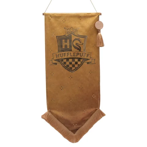 Mostra o orgulho Hufflepuff com esta flâmula Harry Potter em tecido amarelo