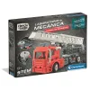 Monta um camião de bombeiros com escada
