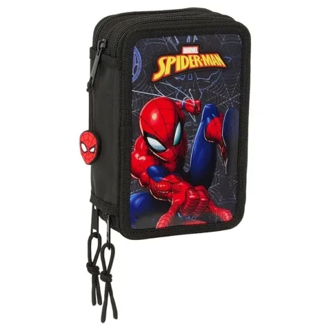 Estojo triplo do Homem-Aranha Attack da Marvel com 37 peças de material escolar incluídas. Encontra tudo o que é preciso para o regresso às aulas num só estojo.