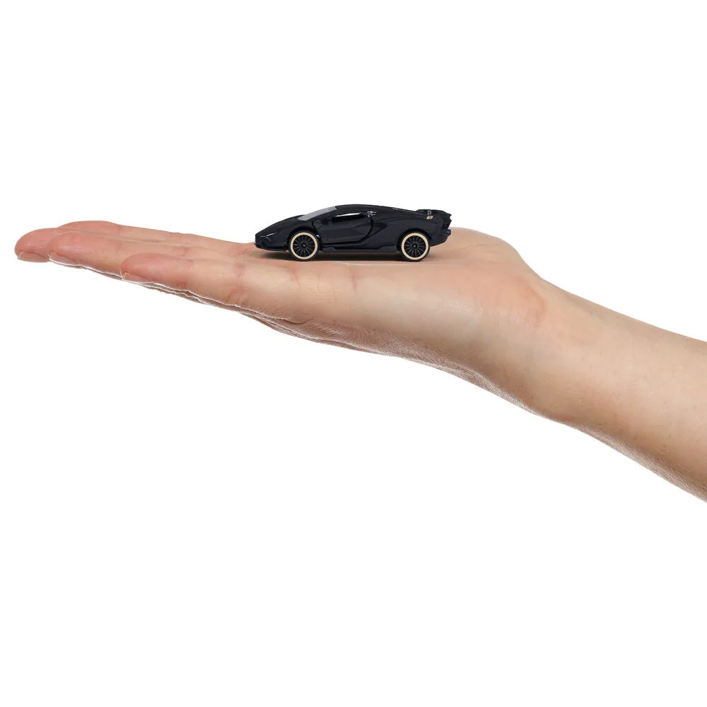 Compra o conjunto de 5 carros pretos da Majorette. Cinco miniaturas num visual uniforme e elegante
