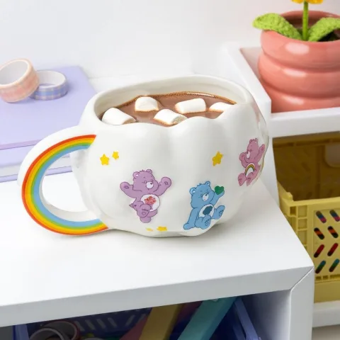 Faz uma pausa mais doce com a Caneca com Forma de Ursinhos Carinhosos da Paladone. Cerâmica com design tridimensional para fãs de Care Bears. Descobre já!